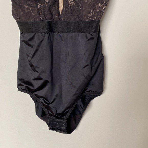 Maidenform Sexy Bodysuit size medium - Picture 5 of 13